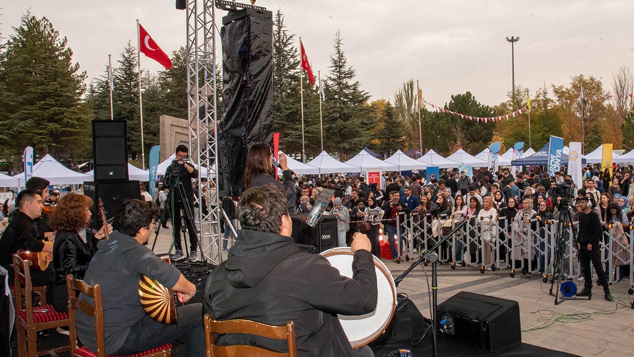Selçuk Üniversitesinde Tanışma Şenliği coşkuyla başladı