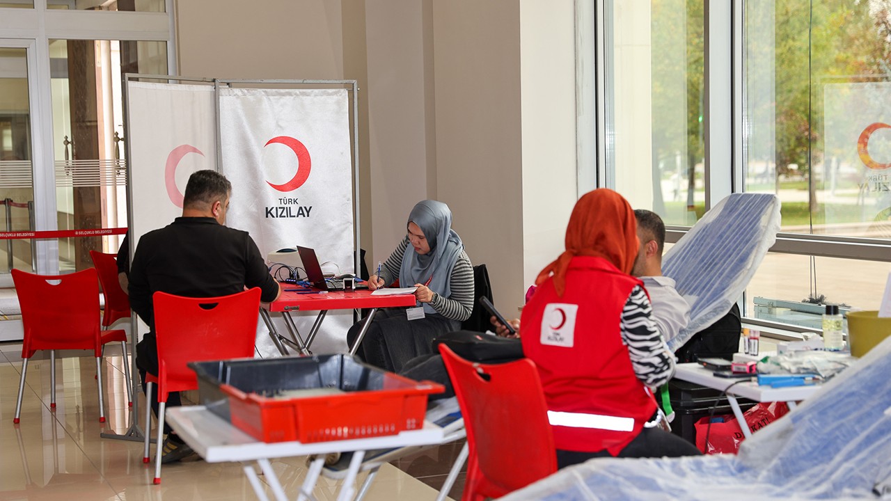 Selçuklu Belediyesi personelinden Kızılay’a kan bağışı desteği