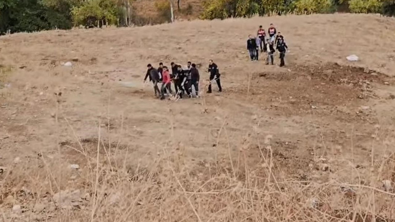 Tarlada erkek cesedi bulundu