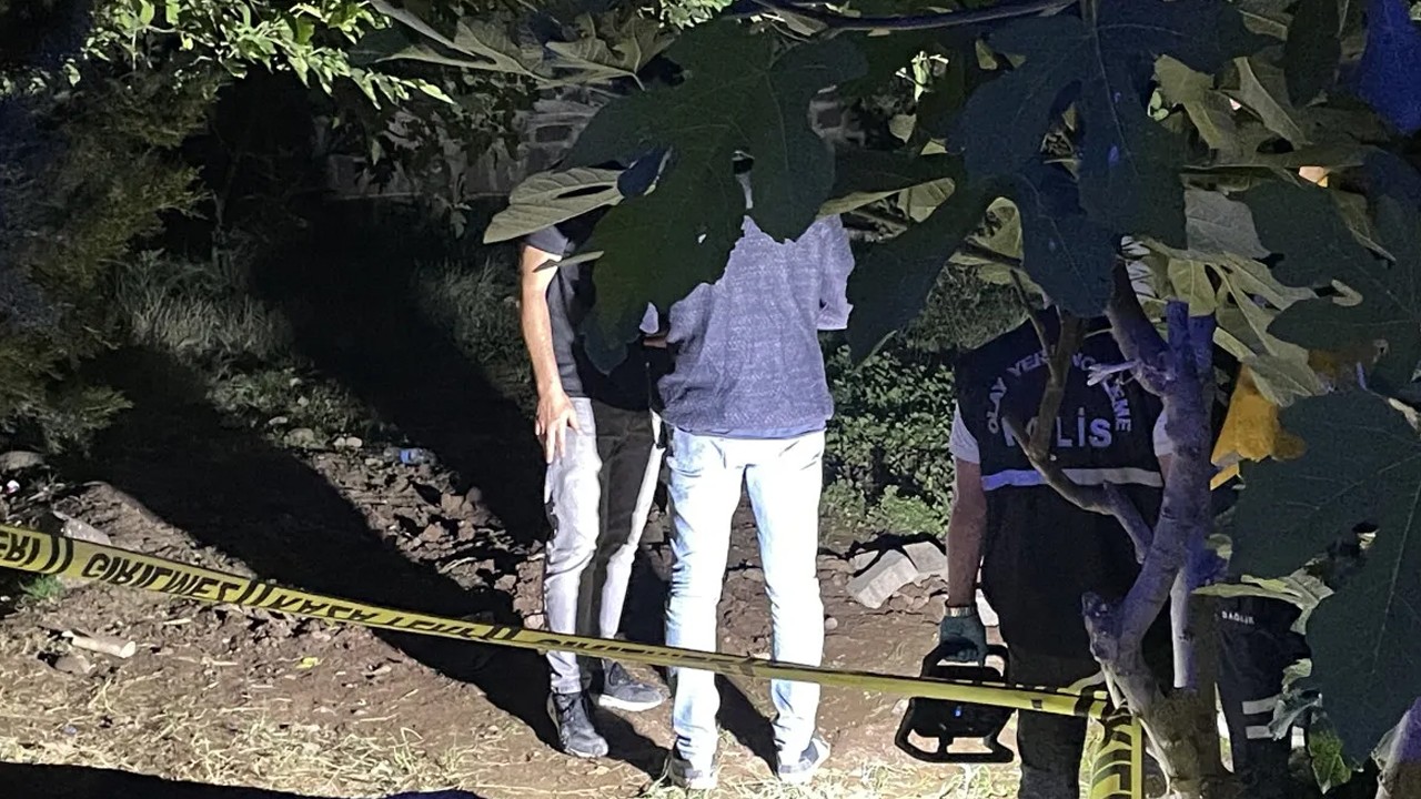 Cami bahçesinde yeni doğmuş bebek cesedi bulundu