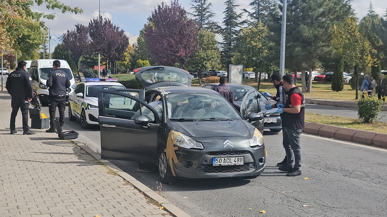 Üniversitede kadın cinayeti: Eski eşi fakültenin önünde katletti!