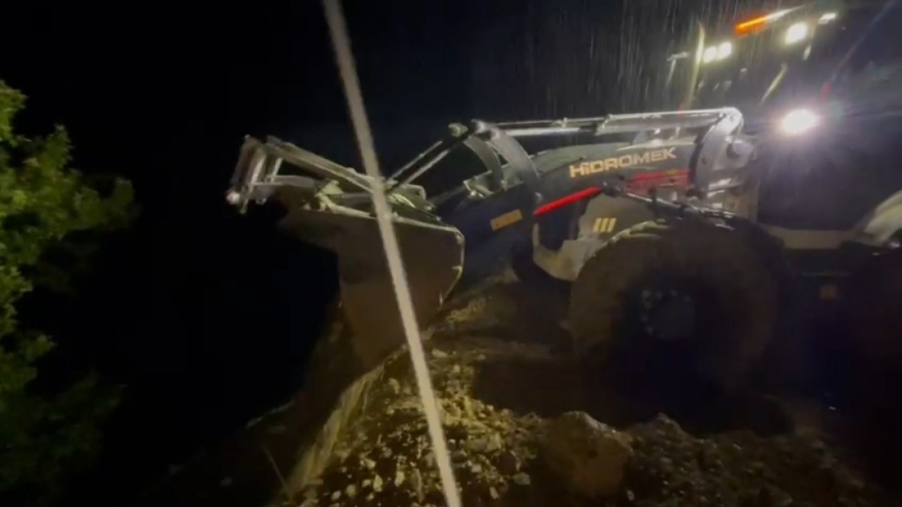 Yağış sonrası heyelanlar nedeniyle 25 köy ve 30 mezra yolu ulaşıma kapandı