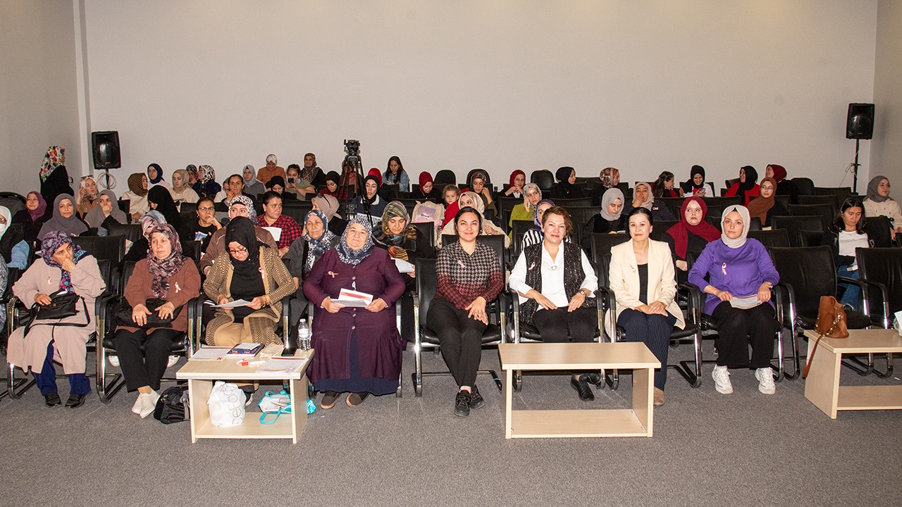 Bilim Kafe etkinliklerinde meme kanserine dikkat çekildi