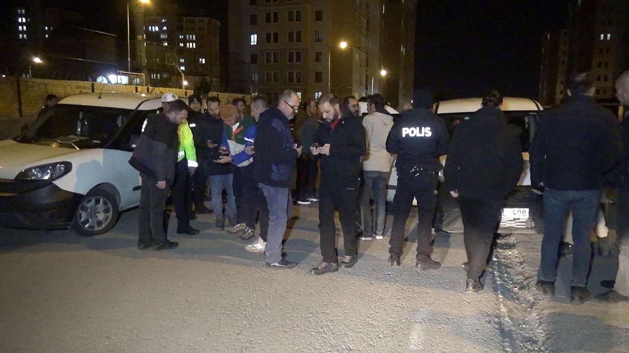 Emniyet müdürlüğünün bahçe duvarına tırmanan şüpheli, polisi alarma geçirdi