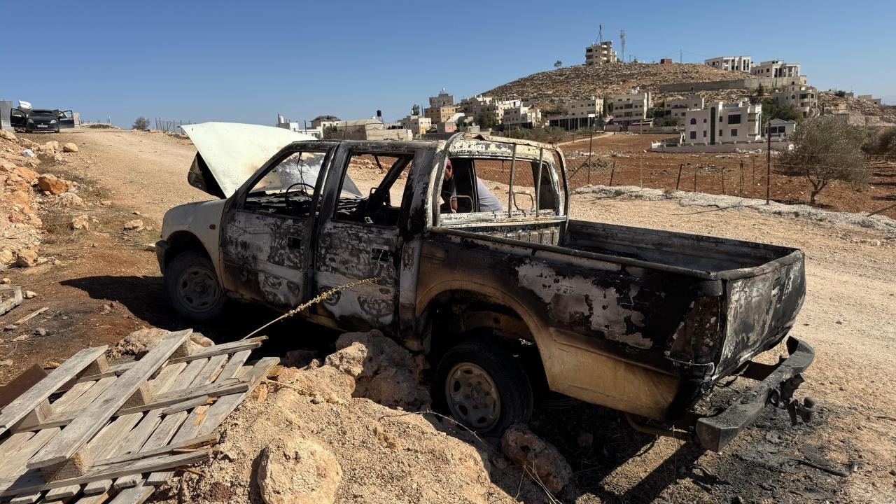 İşgalci İsrailliler Batı Şeria'da Filistinlilerin araçlarını yaktı