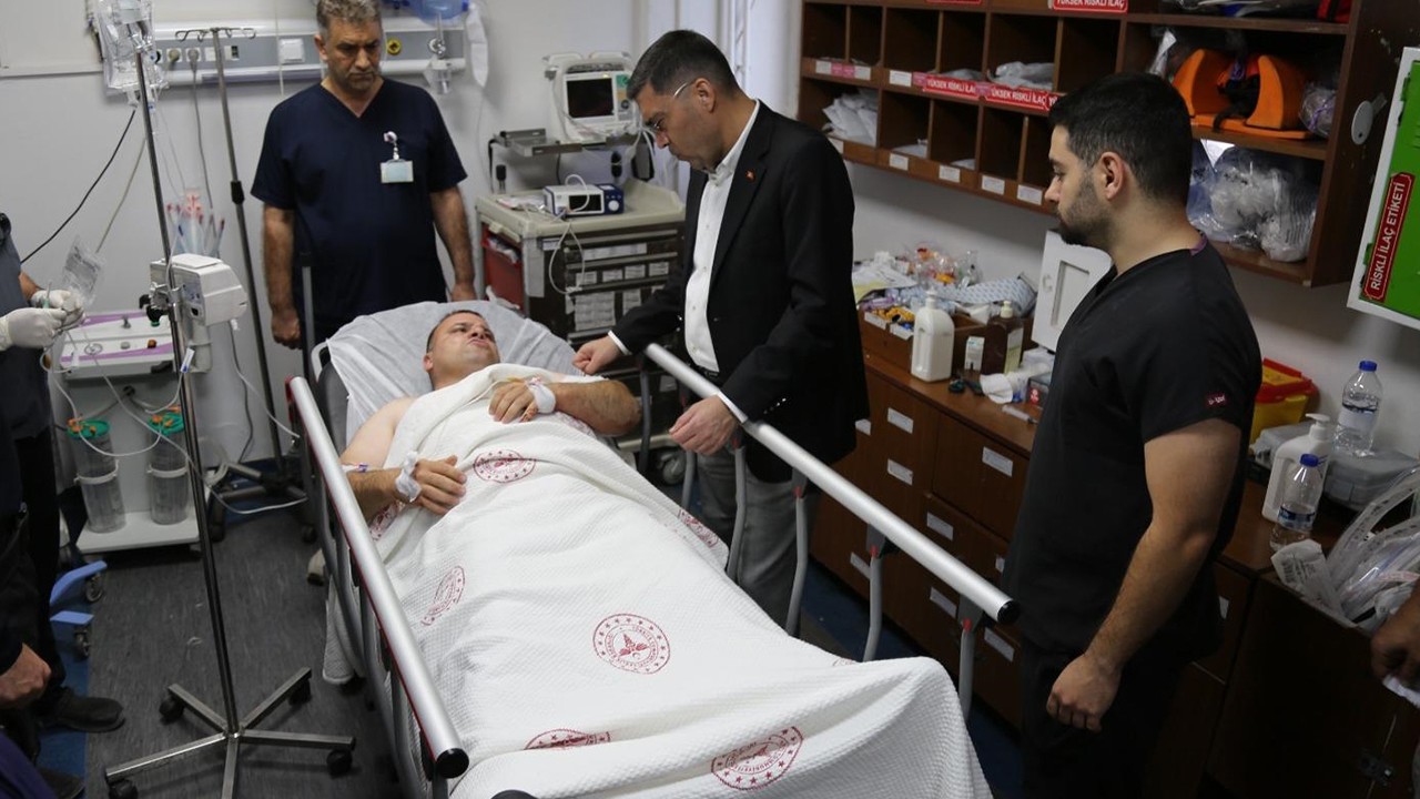 Karakoldaki nöbetçi polise bıçaklı saldırı!