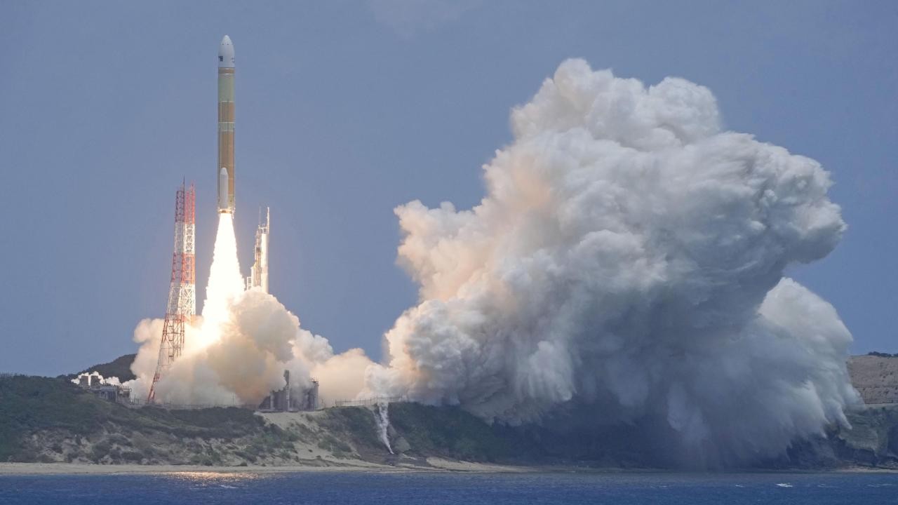 Japonya, yeni insansız kargo uzay aracını fırlattı