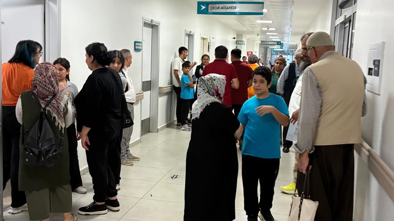 26 öğrenci gıda zehirlenmesi şüphesiyle hastaneye kaldırıldı