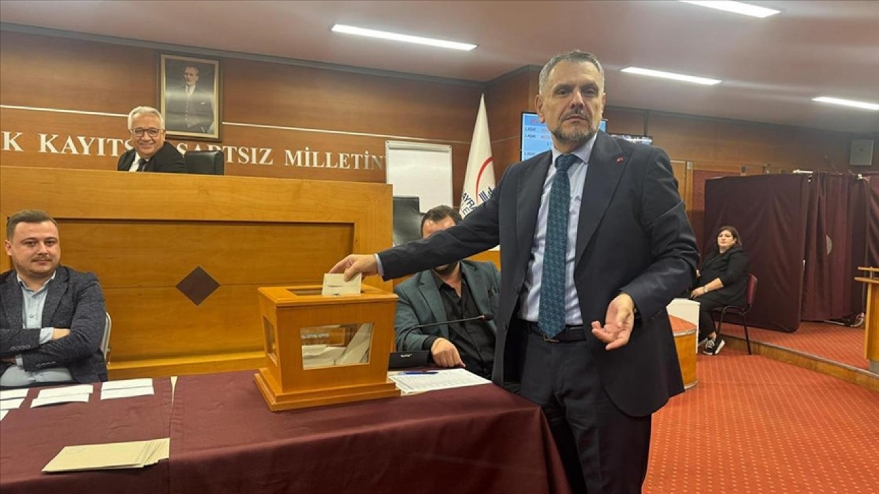 Bayrampaşa Belediyesi'nde seçimi AK Parti'nin adayı İbrahim Akın kazandı