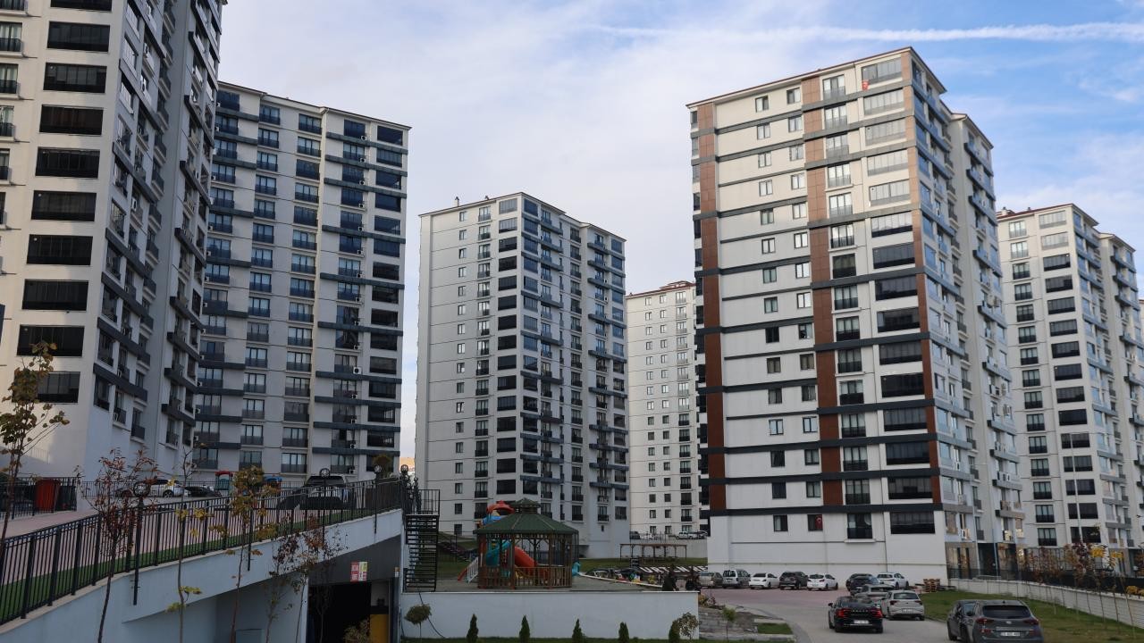 27 bin liralık aidata site sakinleri isyan etti