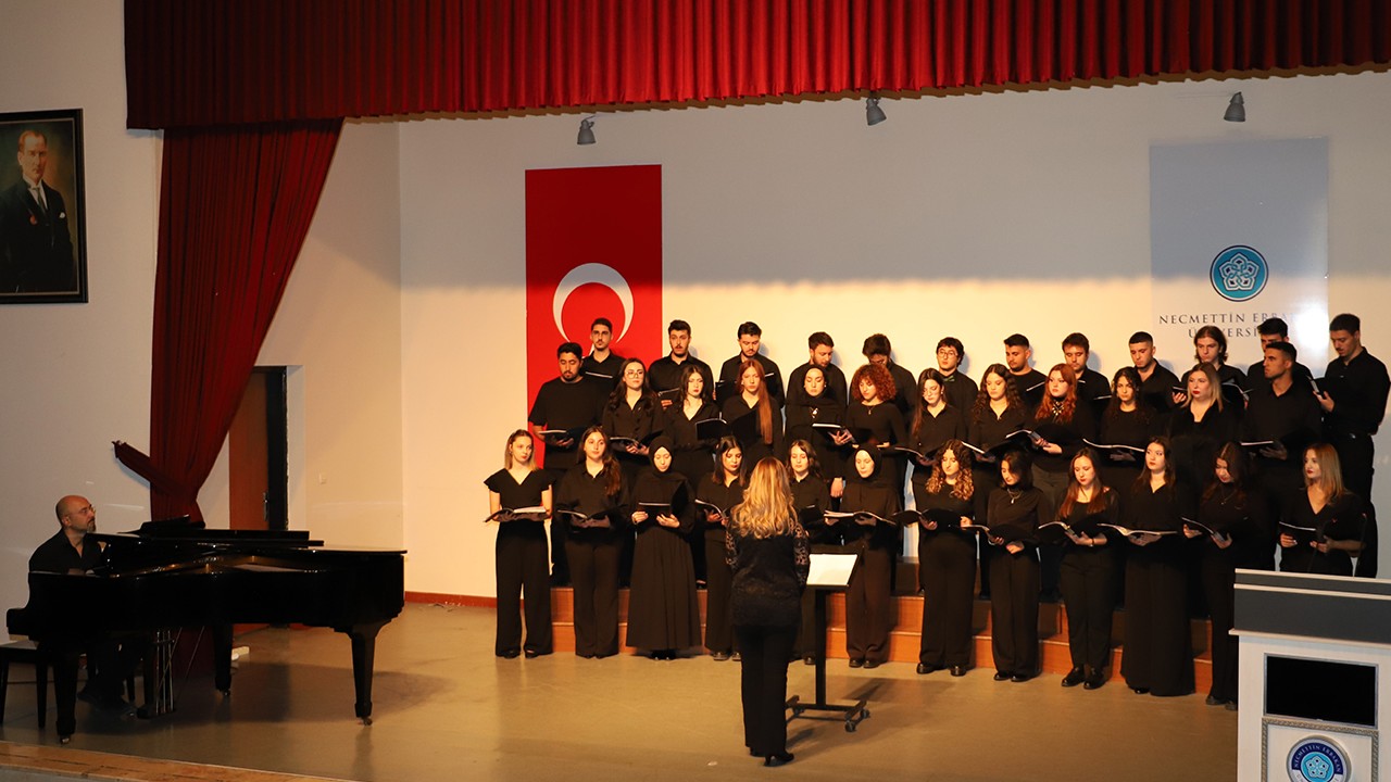 29 Ekim coşkusu NEÜ sahnesinde yankılandı