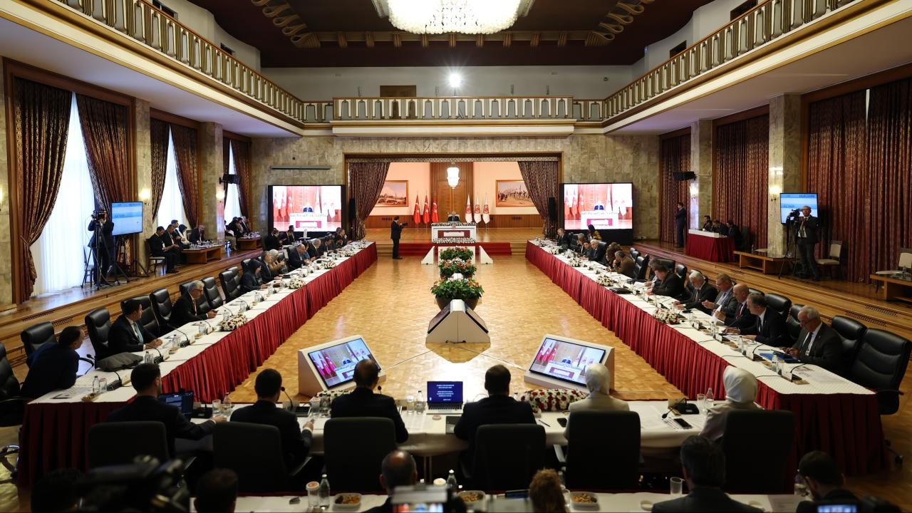 Meclis'teki tarihi komisyonda yarın Bakanlar dinlenecek