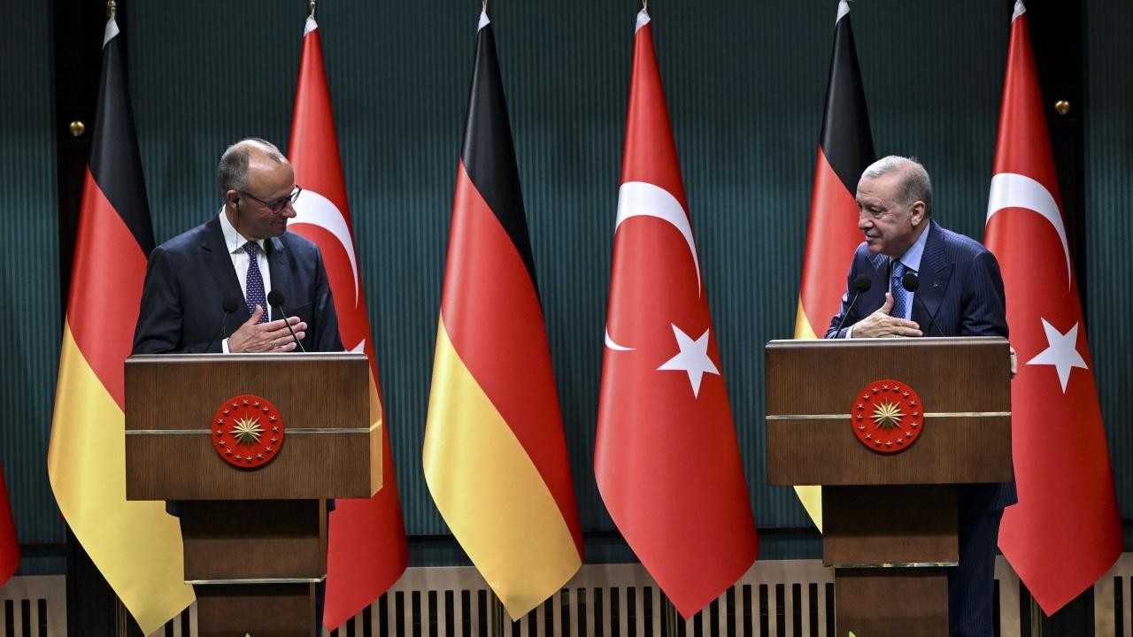 Burhanettin Duran: Türkiye-Almanya ilişkilerinde yeni bir sürecin kapıları aralandı