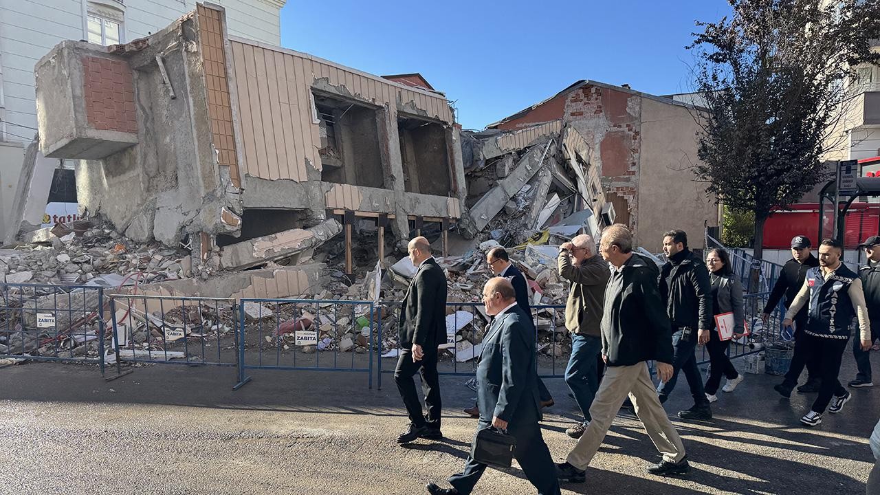 Gebze’de çöken binada bilirkişi incelemesi başladı