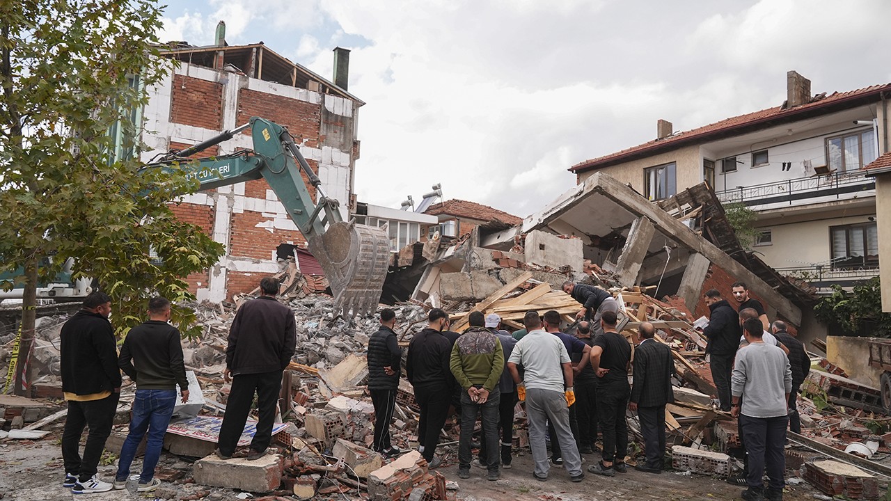 Balıkesir Sındırgı depreminin hasar tespit çalışmaları tamamlandı