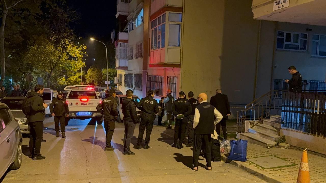 Kolonları çatlayan 4 katlı bina tahliye edildi