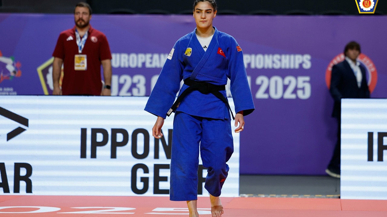 Konya'nın başarılı judocusu Sinem Oruç Moldova’dan madalyayla döndü