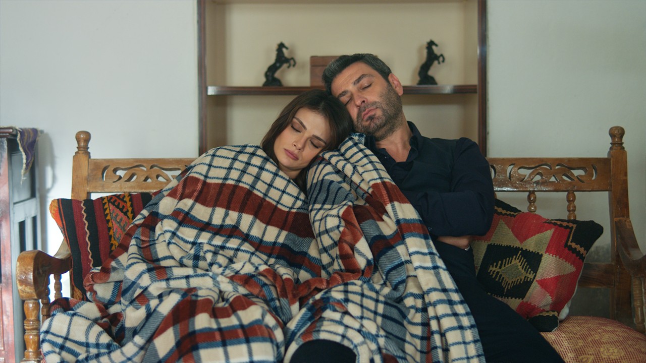 Sezen Aksu’nun Uzak Şehir’e armağanı heyecan yarattı