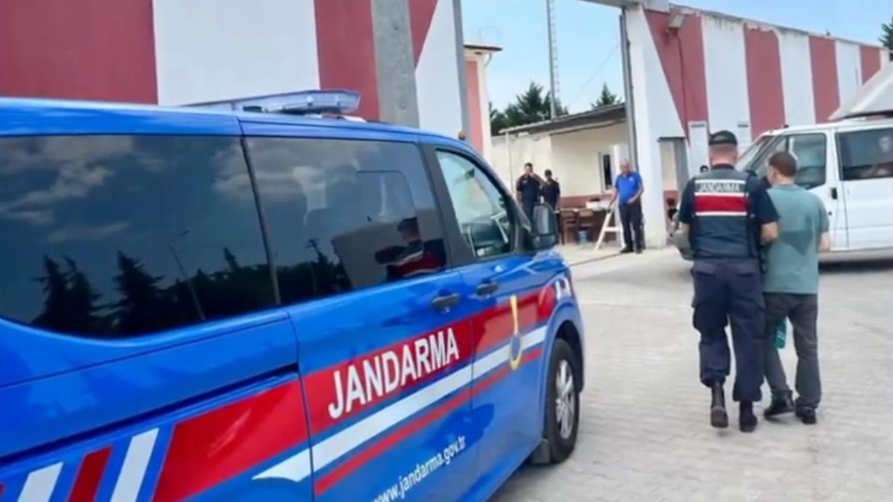 Yurt dışına kaçmaya çalışırken yakalanan 4'ü FETÖ üyesi 5 şüpheli tutuklandı