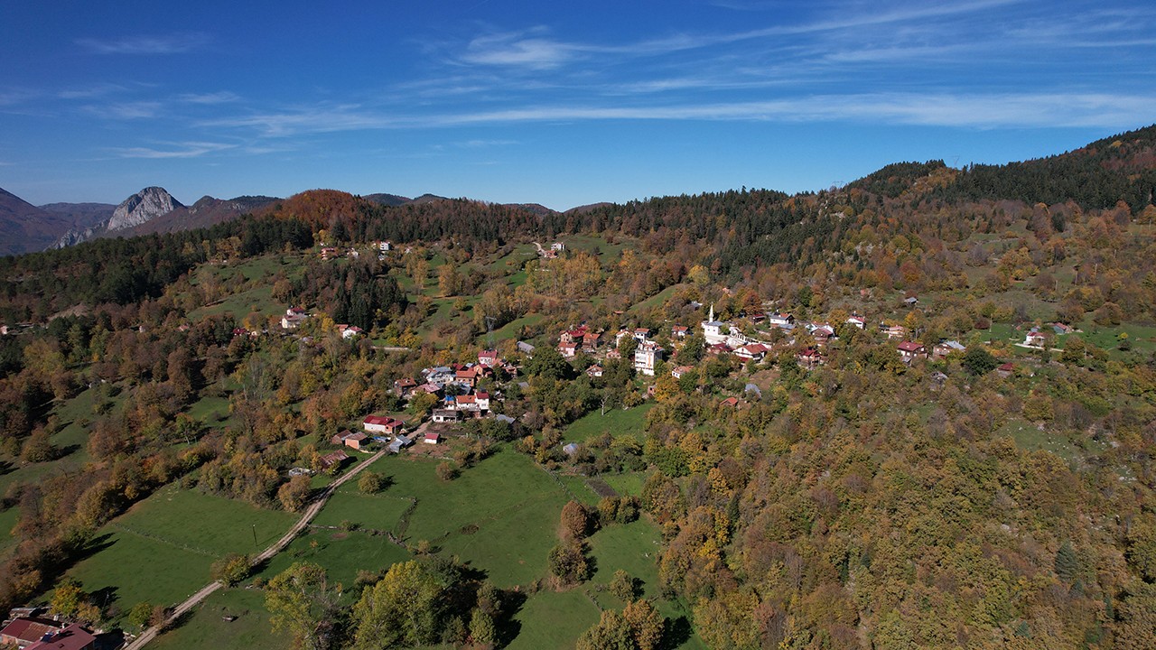 Ersizlerdere Kanyonu Tabiat Parkı'nda sonbaharda renk şöleni yaşanıyor