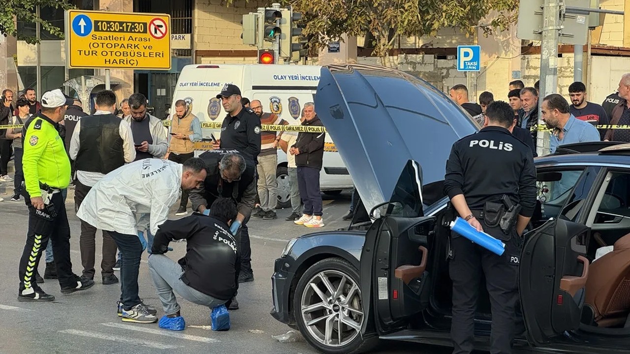 Otomobilde silahlı saldırıya uğrayan kişi ağır yaralandı