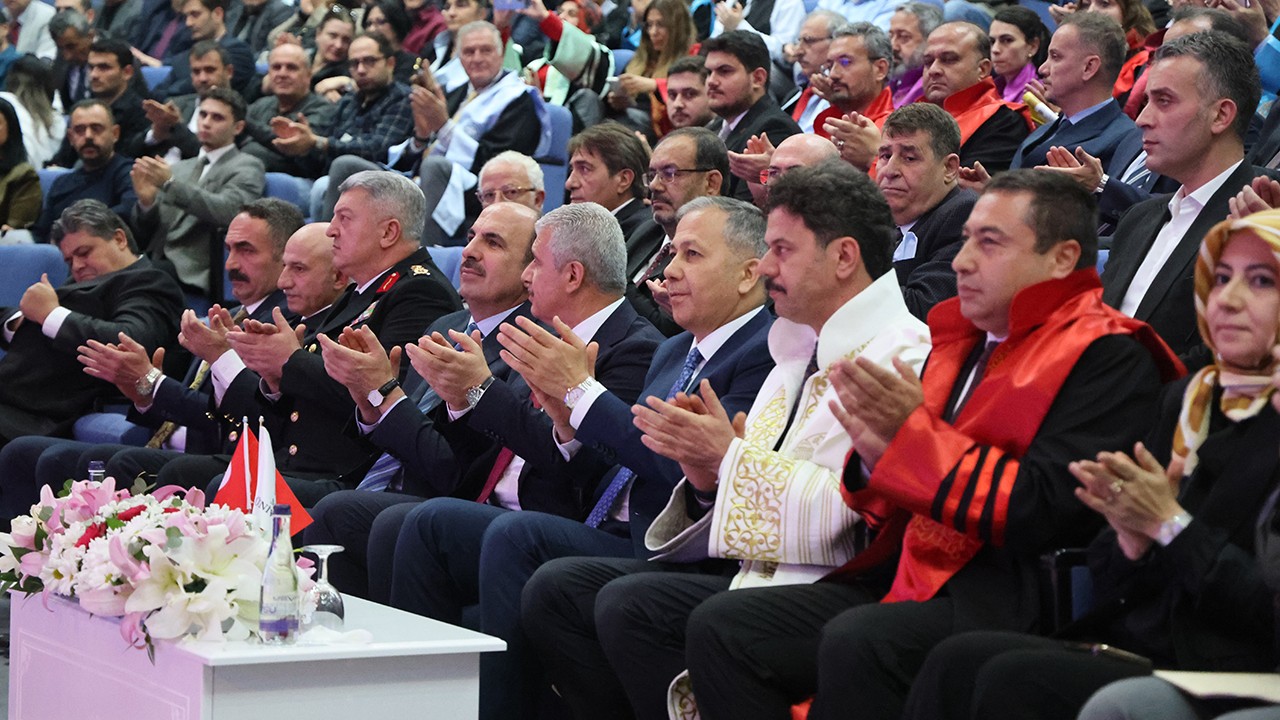 Selçuk Üniversitesinde Akademik Yıl, Bakan Yerlikaya’nın katılımıyla açıldı