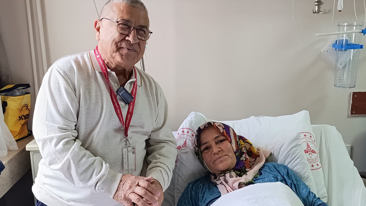 Karnından 8,5 kiloluk kitle çıkarıldı