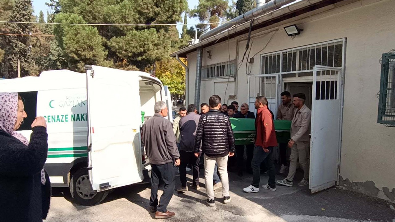 Kazada annesi ve yengesiyle birlikte ölen sürücü, umreden dönen eşini karşılamaya gidiyormuş