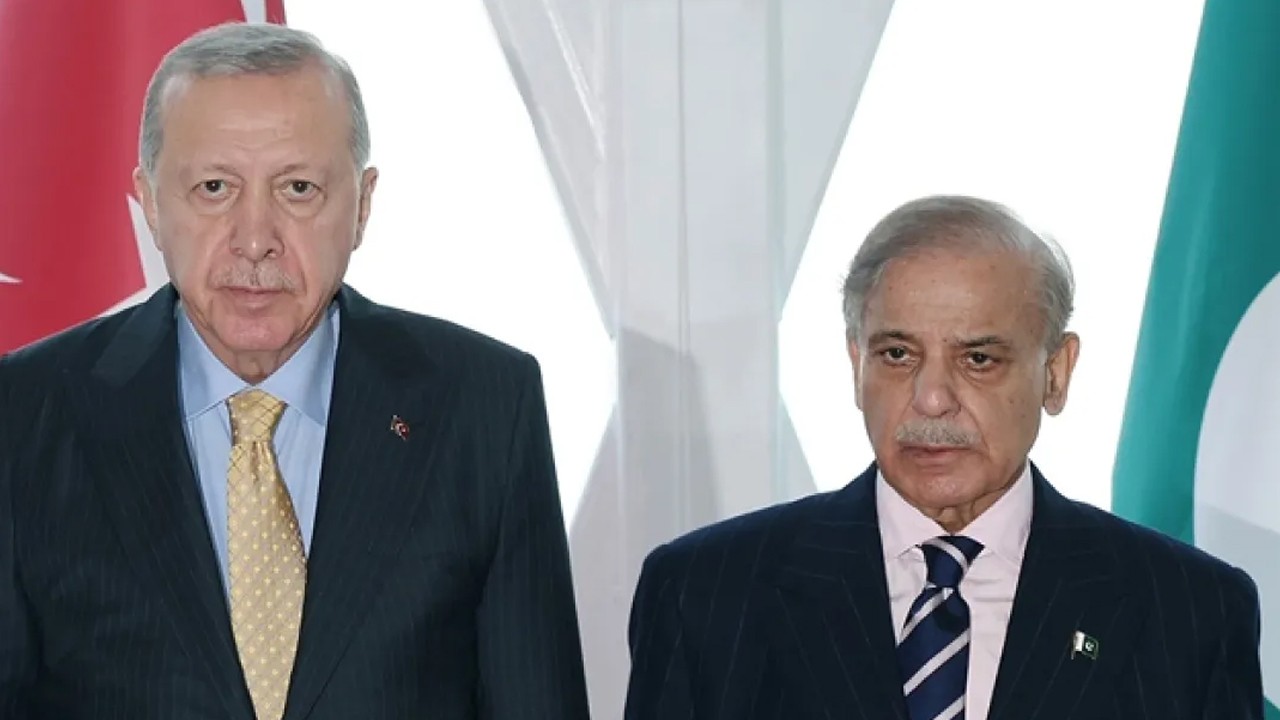 Cumhurbaşkanı Erdoğan, Bakü’de Pakistan Başbakanı Şahbaz Şerif ile görüştü