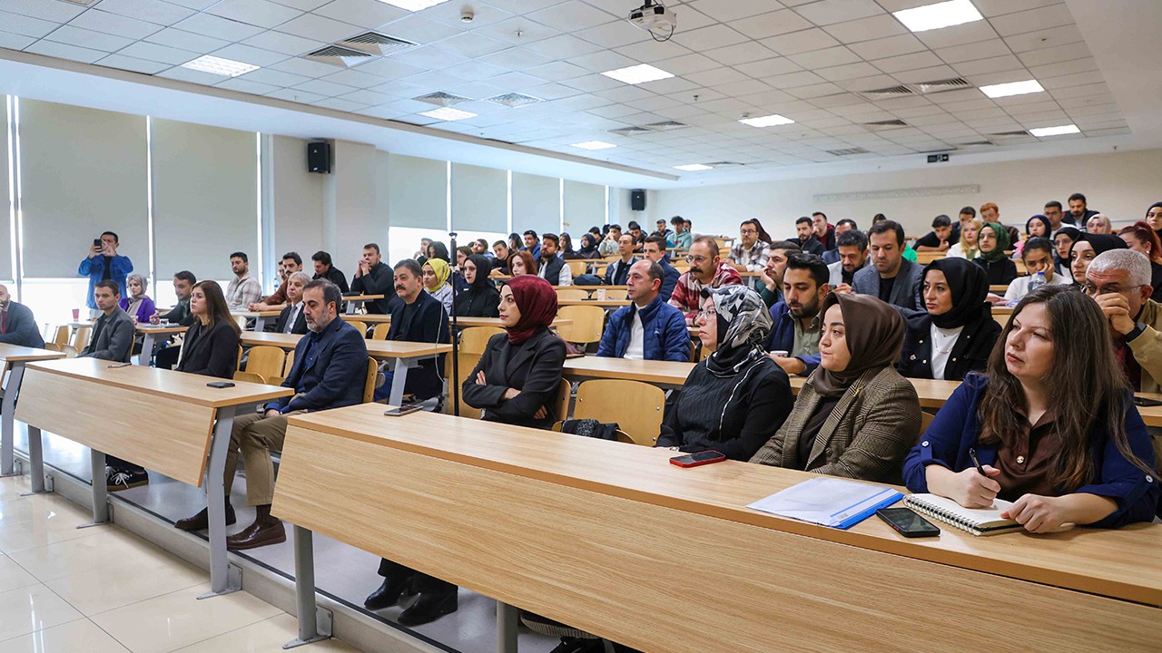 KTO Karatay Üniversitesi’nde ihracat uzmanlığı eğitim programının kapanış oturumu gerçekleşti