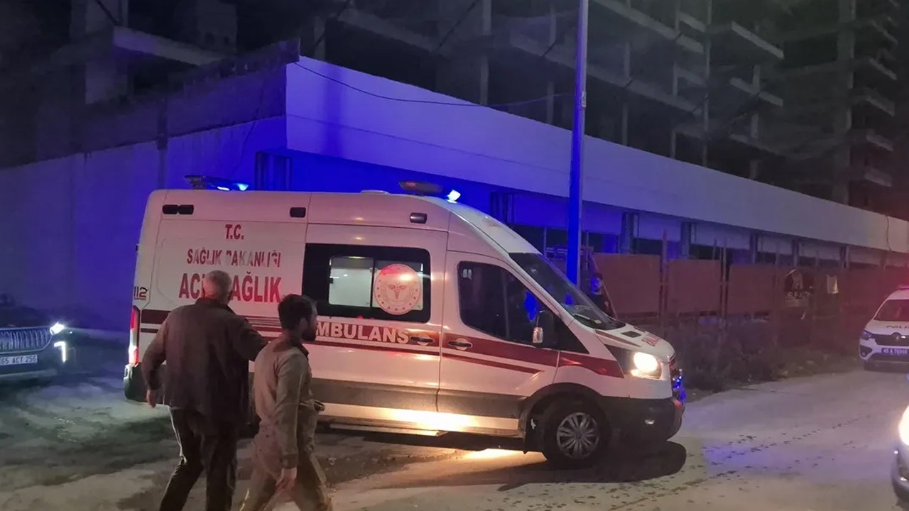 Üzerine çelik kalıp düşen işçi öldü