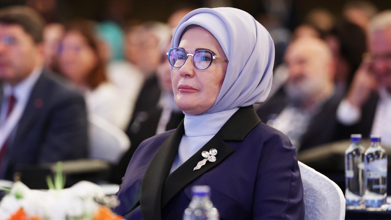 Emine Erdoğan'dan 10 Kasım mesajı