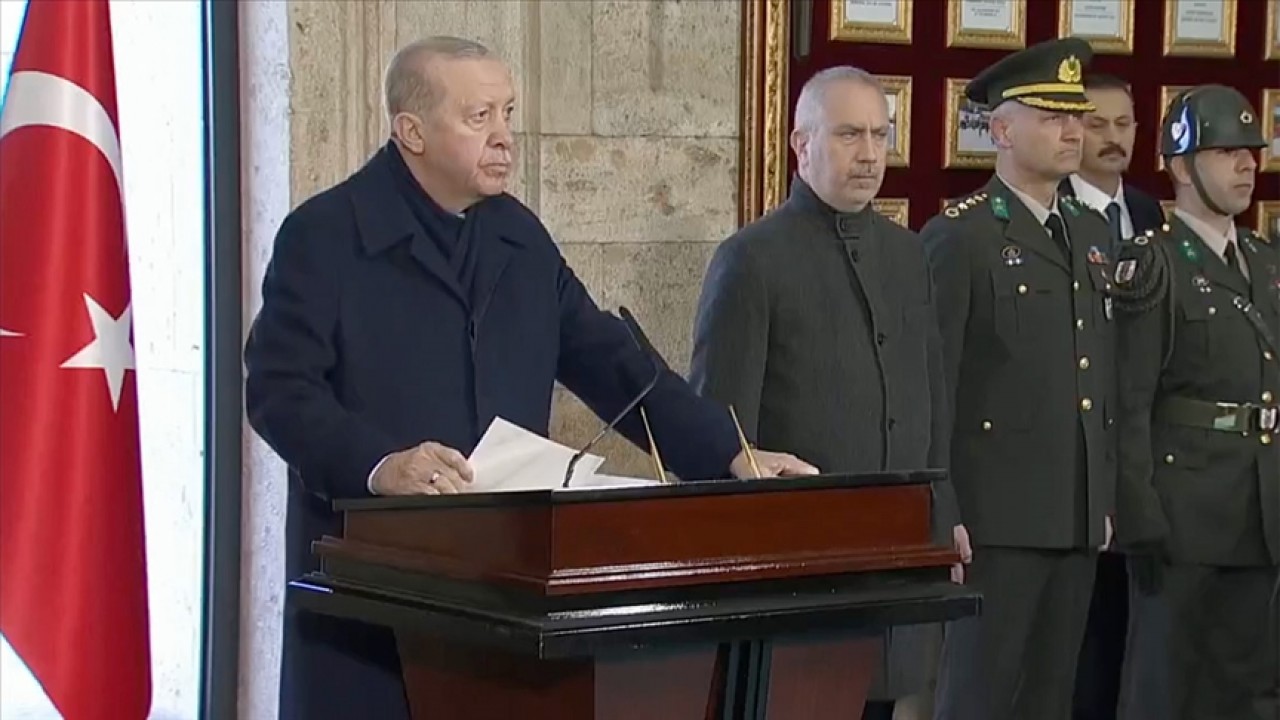 Mustafa Kemal Atatürk için Anıtkabir'de devlet töreni düzenlendi