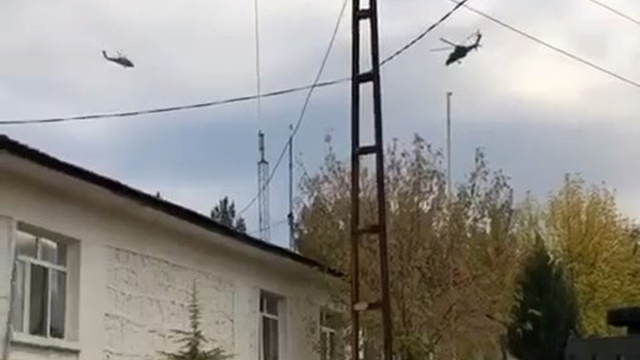 Saat 09.05’te 3 askeri helikopterle Atatürk’e saygı duruşu