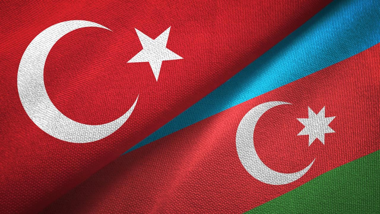 Azerbaycan, Gürcistan'da düşen askeri kargo uçağı için başlatılan kurtarma çalışmalarına yardım önerdi