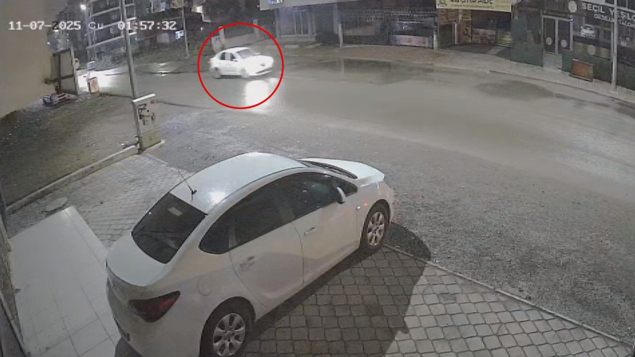 Dur ihtarına uymadı, aracını emniyet müdürünün üzerine sürdü!