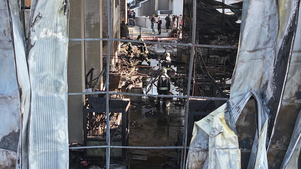 Kocaeli'deki fabrika yangınıyla ilgili 7 zanlı tutuklandı