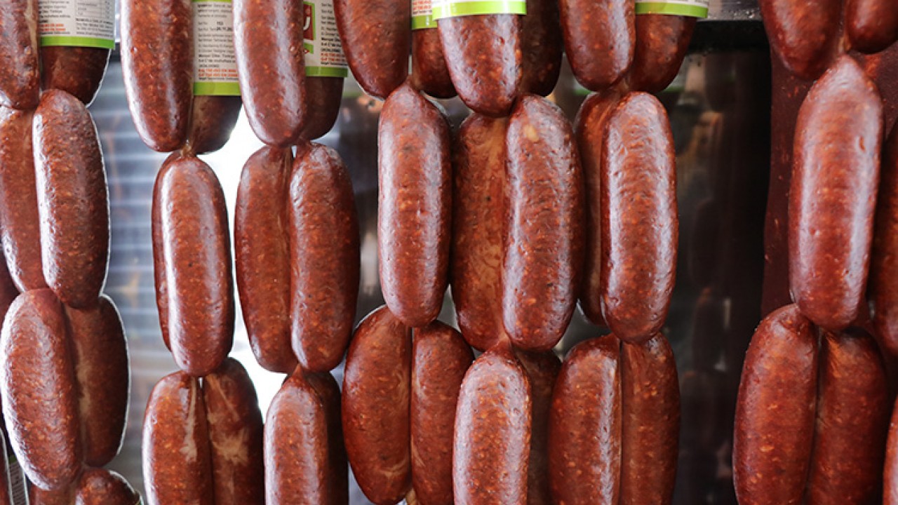 Sucuk alırken iki kez düşünün: İşte hile yapan 9 marka