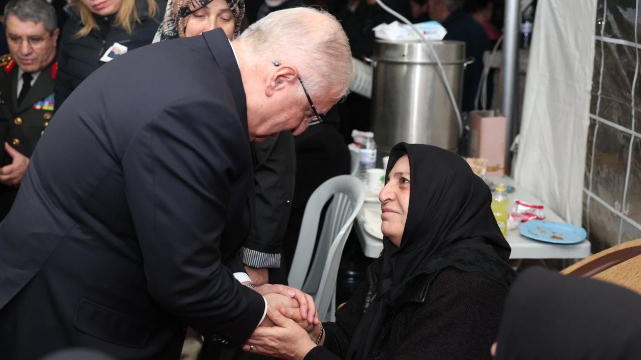 Bakan Güler'den şehit ailelerine taziye ziyareti