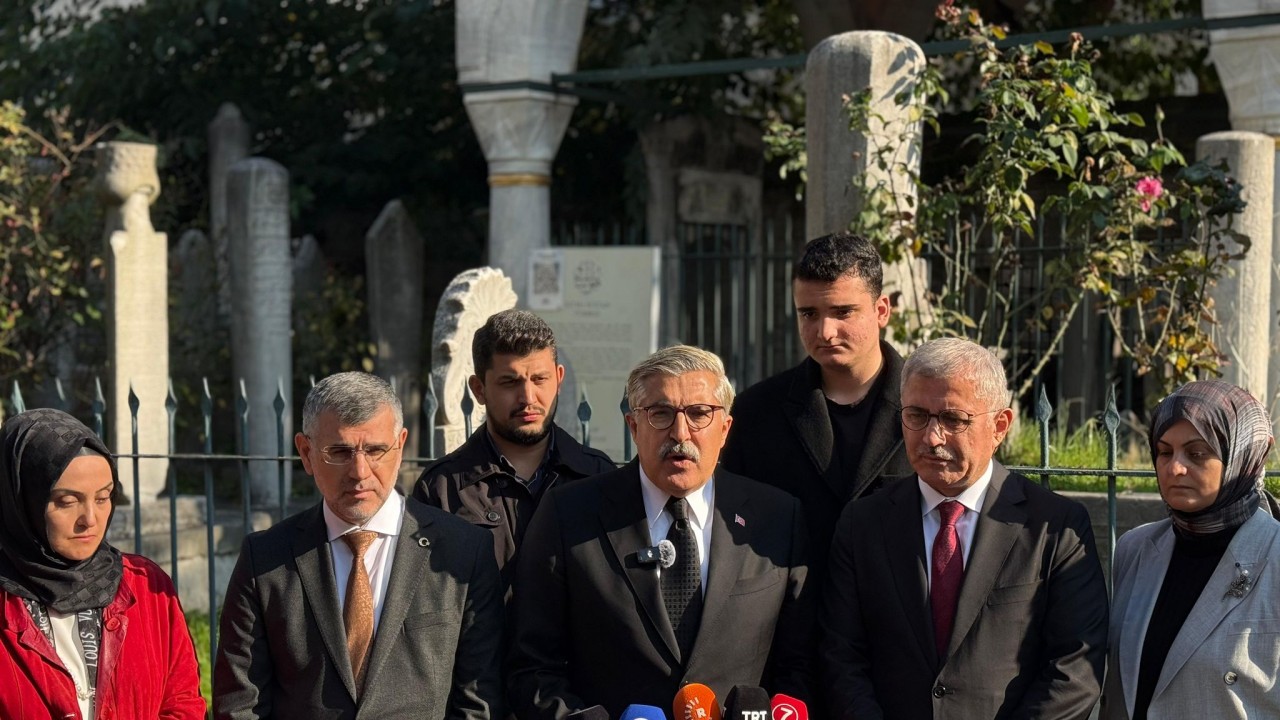 AK Parti Kültür ve Sanat Politikaları Başkanlığından Sezai Karakoç’un kabrine ziyaret