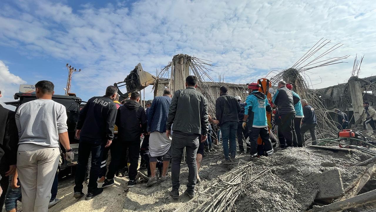 İnşaatta çökme meydana geldi! 2 ölü