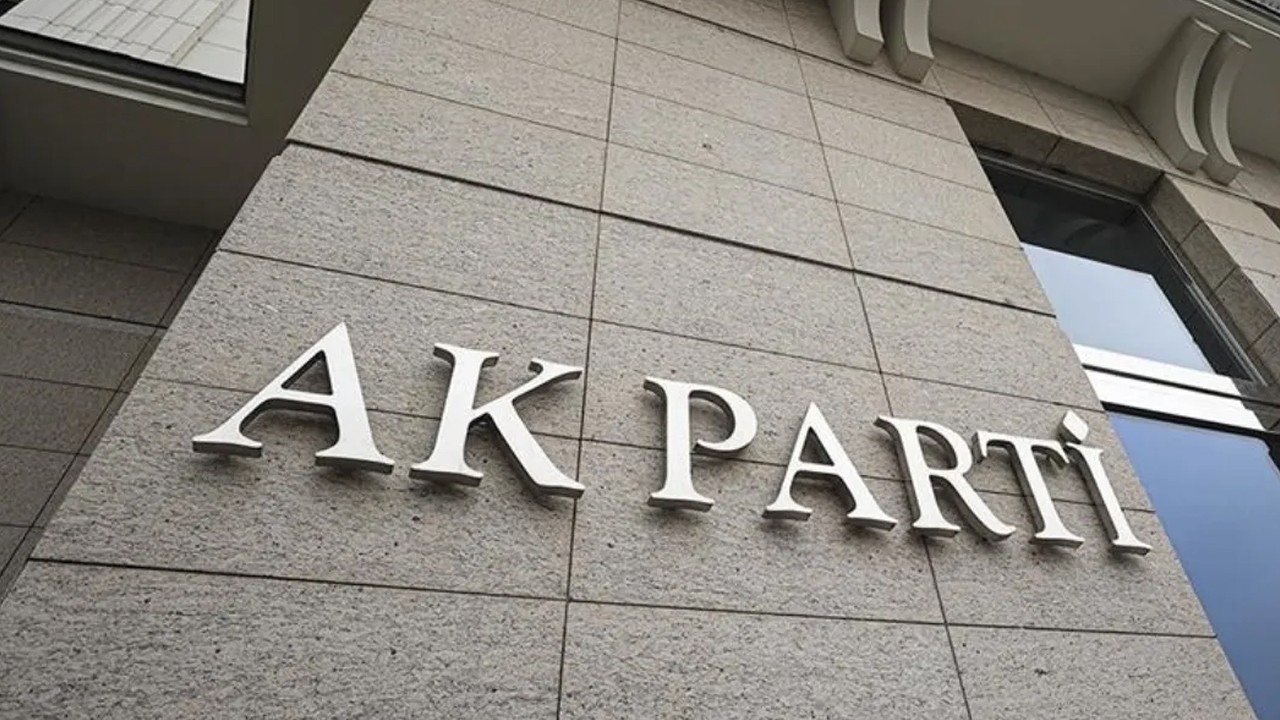 AK Parti'de komisyon üyeleriyle toplantı