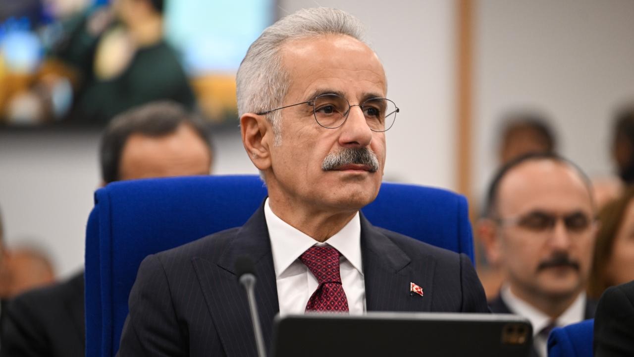 Bakan Uraloğlu: 2028'de YHT ile bağlanan il sayısını 27'ye çıkarmayı hedefliyoruz