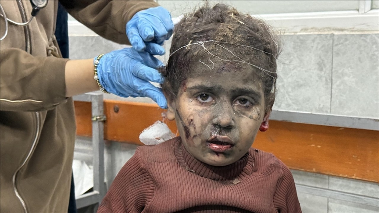 Katil İsrail 25 Filistinliyi katletti