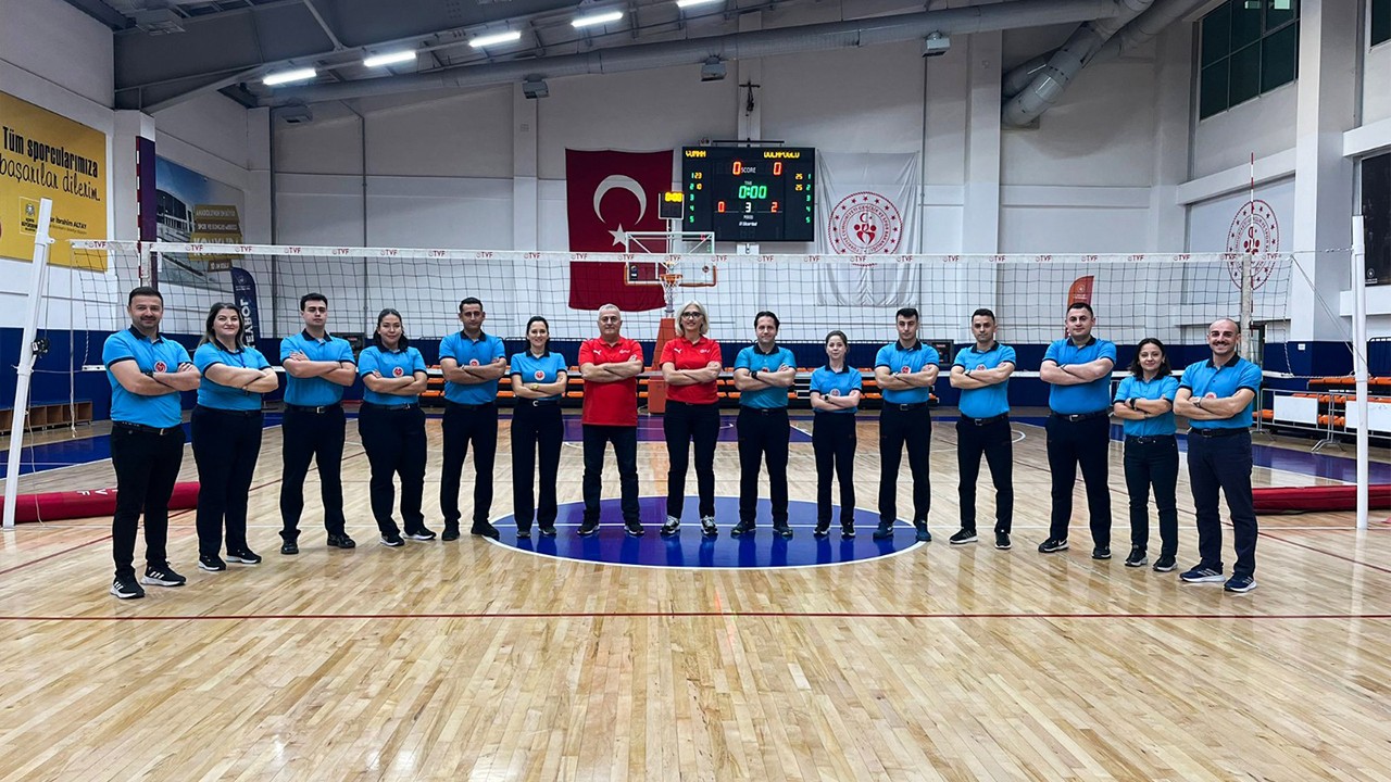 Konya’da voleybol şöleni yaşanıyor