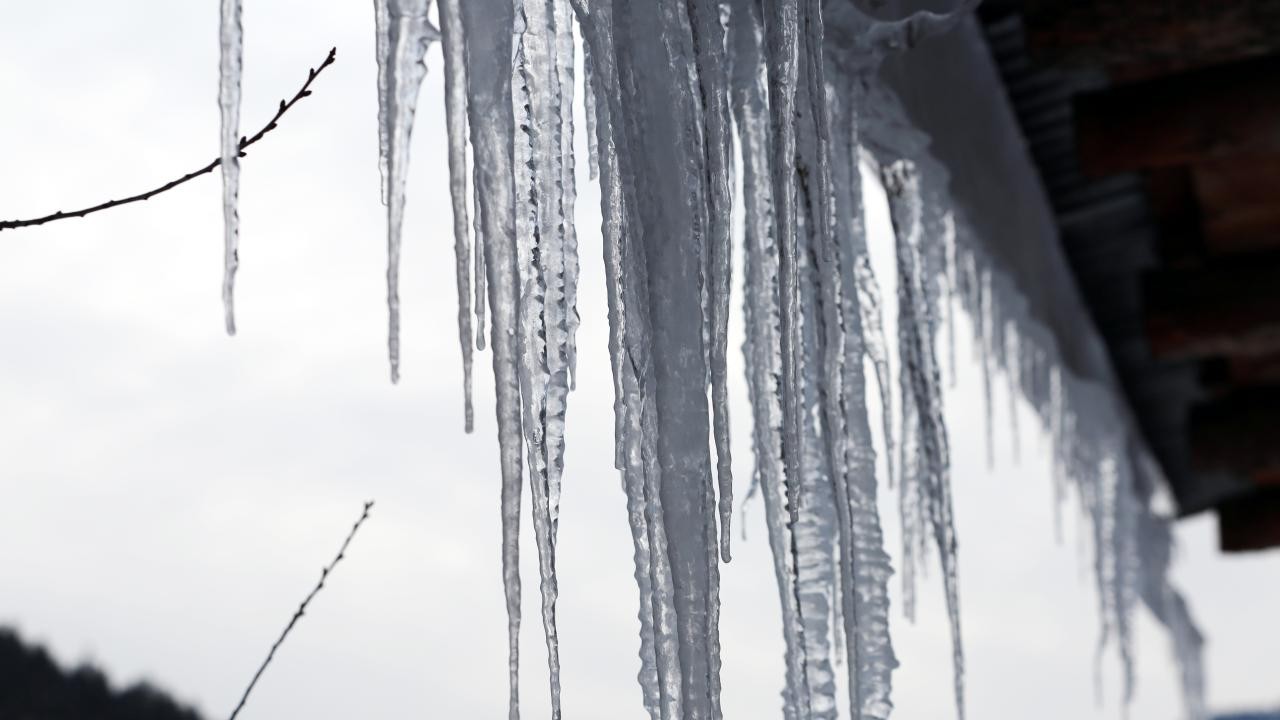 Çatıdan düşen kar ve buz nedeniyle sakat kalan öğrenciye 20 milyon lira tazminat