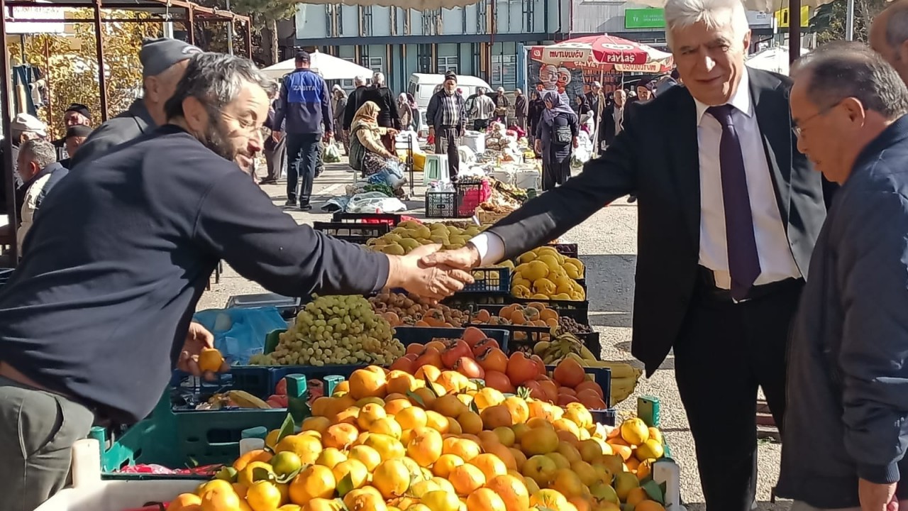 Hüyük Belediye Başkanı Sefer ilçe pazarcı esnafıyla buluştu