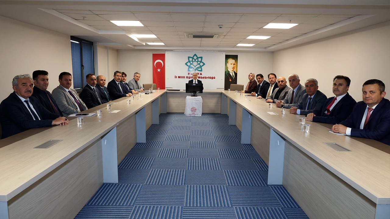 Konya Valisi İbrahim Akın, Konya İl Milli Eğitim Müdürlüğünde değerlendirme toplantısına katıldı