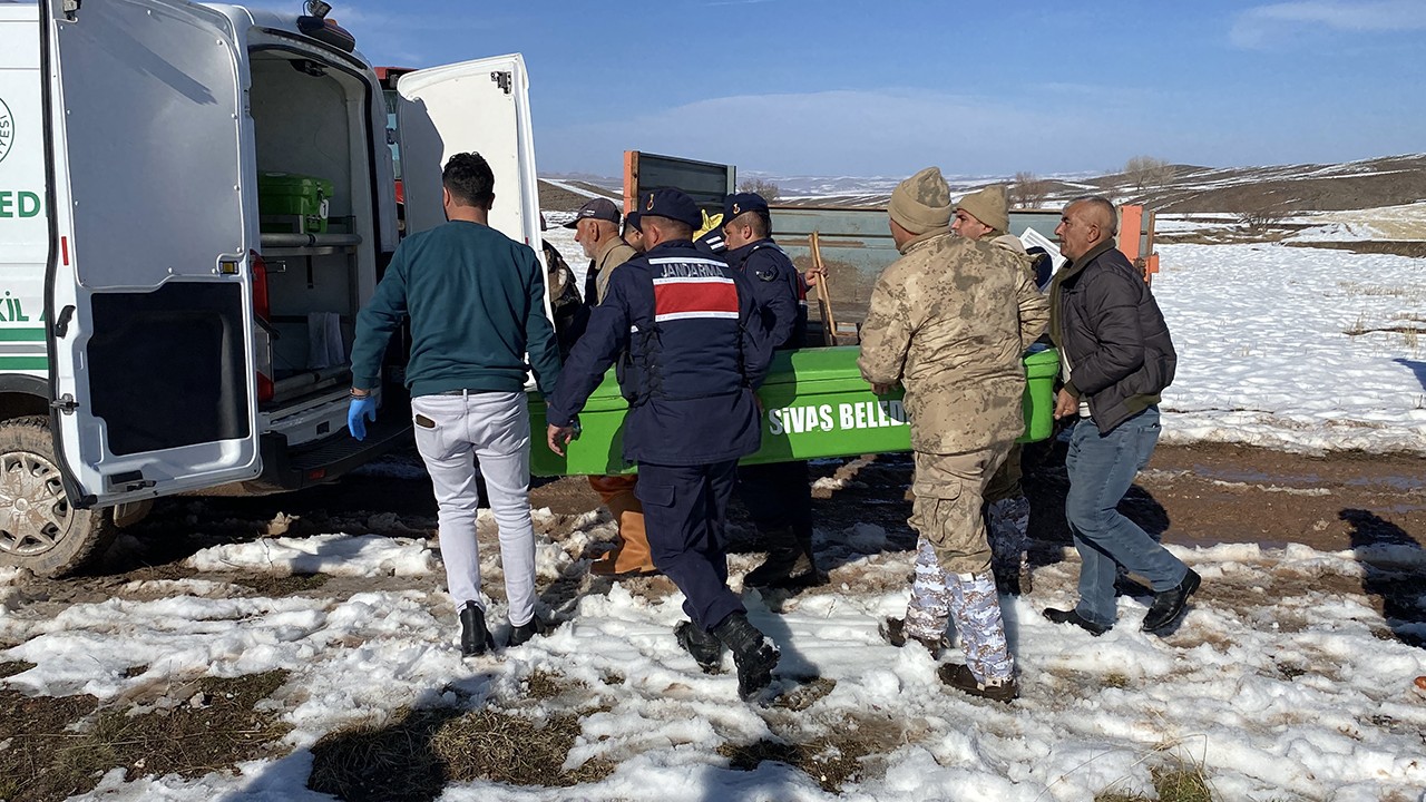 Günlerdir aranan 77 yaşındaki adam arazide ölü bulundu