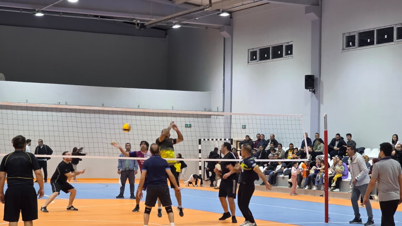 Kulu'da öğretmenler arası voleybol turnuvası finali